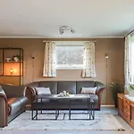 5 Bedroom Beautiful In Bjoa 度假居