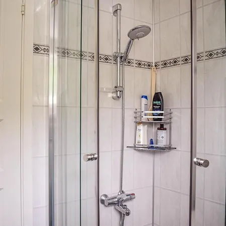 5 Bedroom Lovely In Bjoa Feriehus *