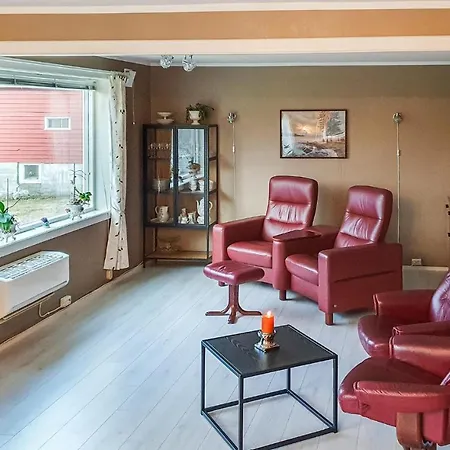5 Bedroom Beach Front Home In Bjoa *