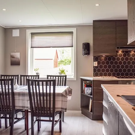펜션 5 Bedroom Beach Front Home In Bjoa Utbjoa
