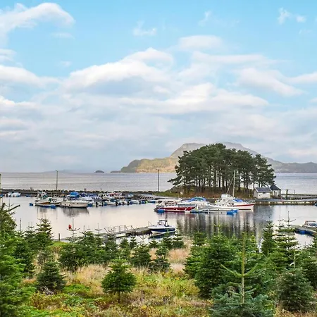 Сasa de vacaciones 5 Bedroom Lovely In Bjoa Utbjoa