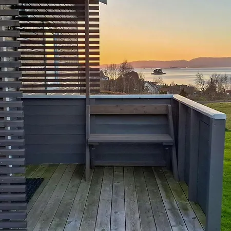 5 Bedroom Lovely In Bjoa Feriehus *