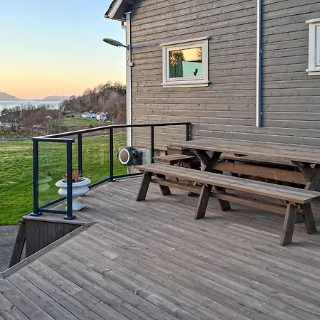5 Bedroom Lovely In Bjoa Holiday home Utbjoa