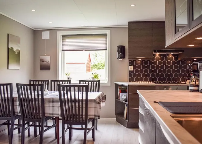 Tatil Evi 5 Bedroom Lovely In Bjoa Utbjoa